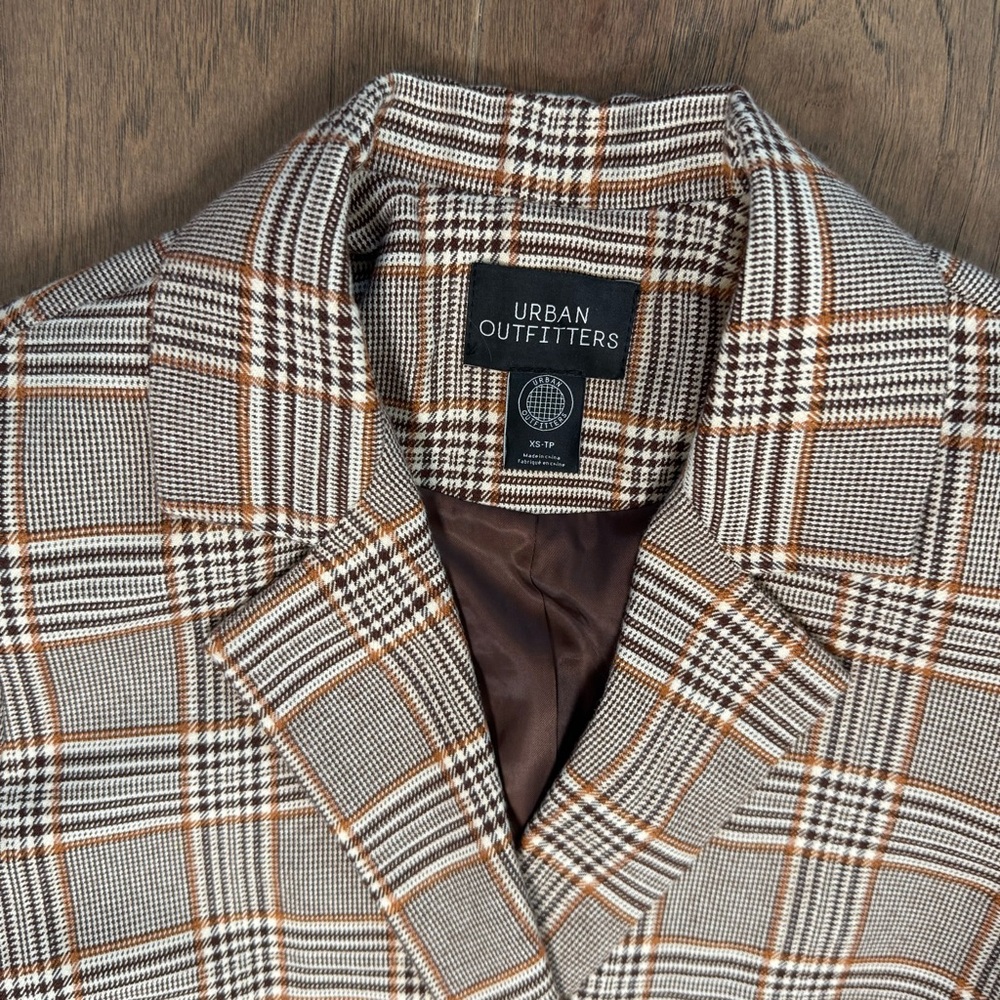 Urban Outfitters Double-Breasted Plaid Blazer - Picture 5 of 15